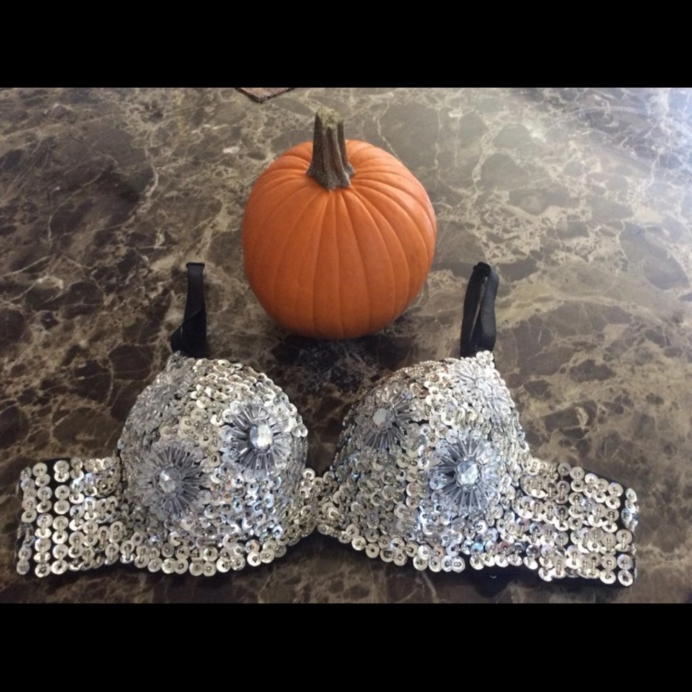 Costume bra
